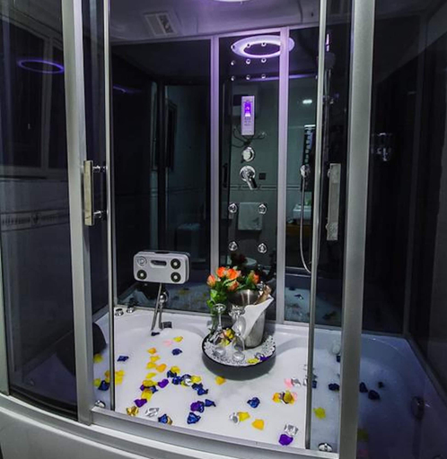 Bathroom 4, GolfView Suites & Conference Center, Kosofe