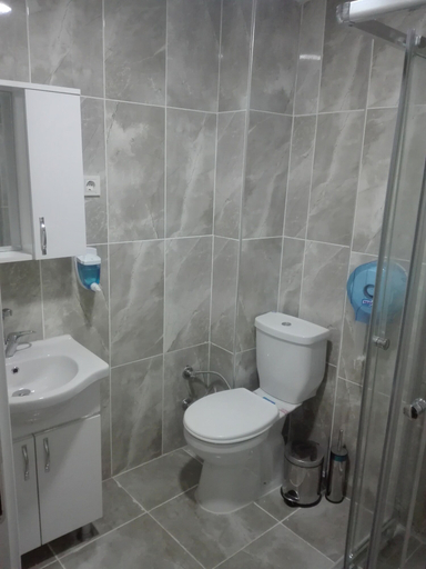 Bathroom 5, New Beylerbeyi Hotel, Üsküdar