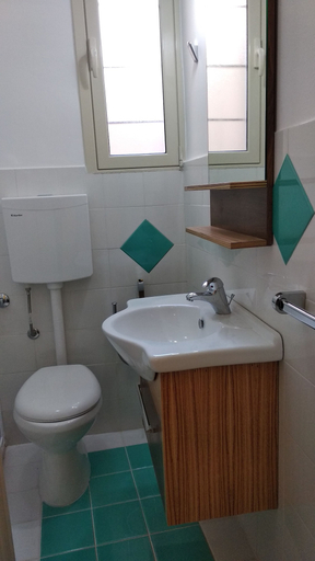 Bathroom 5, B&B Rossini, Syracuse