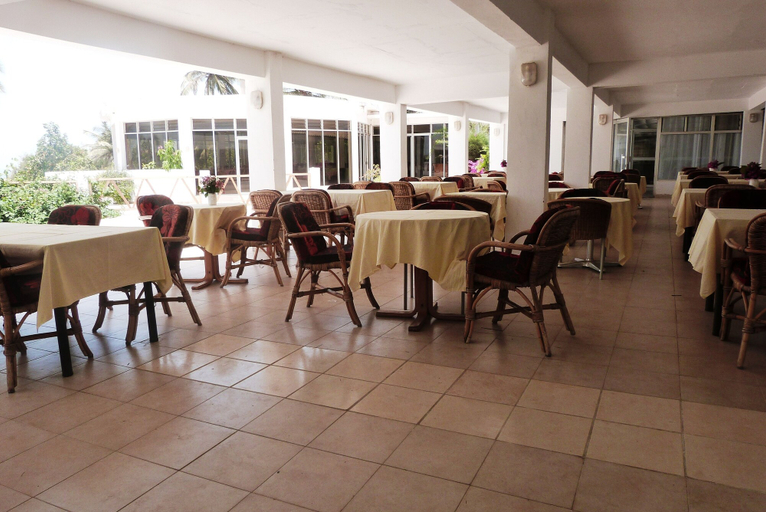 Food & Drinks, Fajara Resort, Kanifing