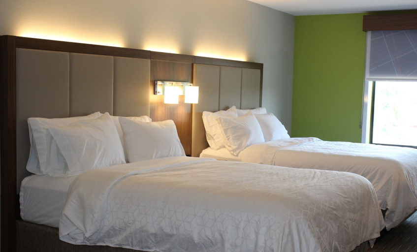 Bedroom 5, Holiday Inn Express FOREST CITY by IHG, Rutherford