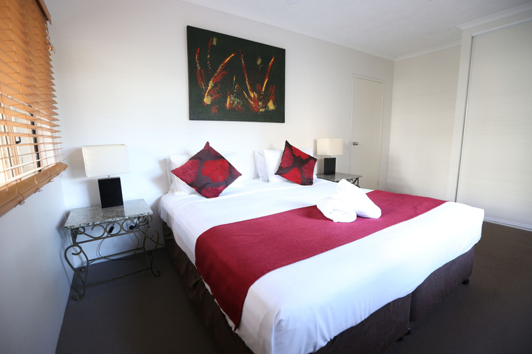Bedroom 2, Cairns Beach Resort, Cairns
