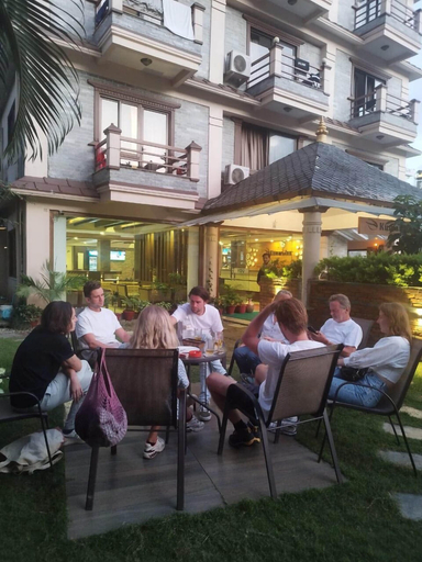 Food & Drinks 5, Kumari Star Inn, Gandaki
