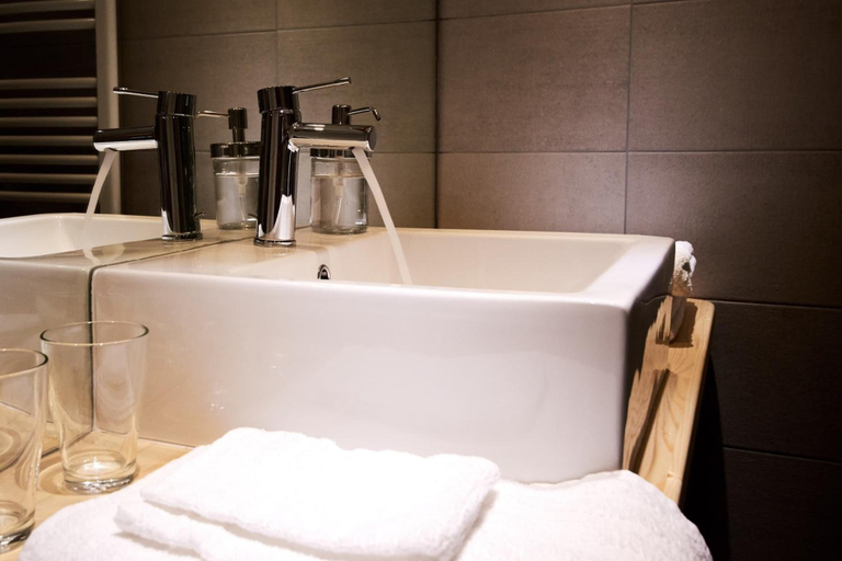 Bathroom 5, La Foyère, Savoie