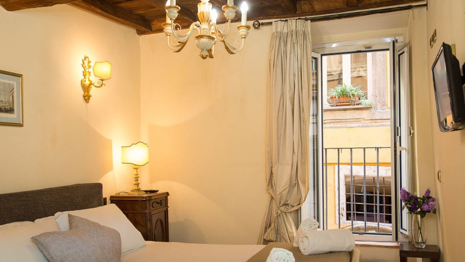Room 4, Rental in Rome Falegnami, Rome