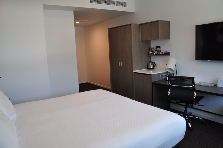 Bedroom 3, Mercure Sunshine Coast Kawana Waters, Caloundra - Kawana