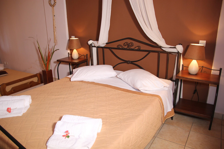 Bedroom 3, Christianna Studios, Ionian Islands