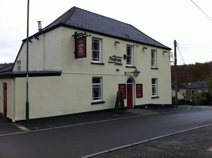 Exterior & Views 2, Halfway House, Caerphilly