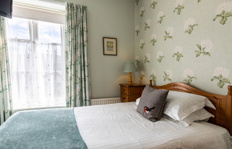 Bedroom 2, Dorchester House, Cumbria