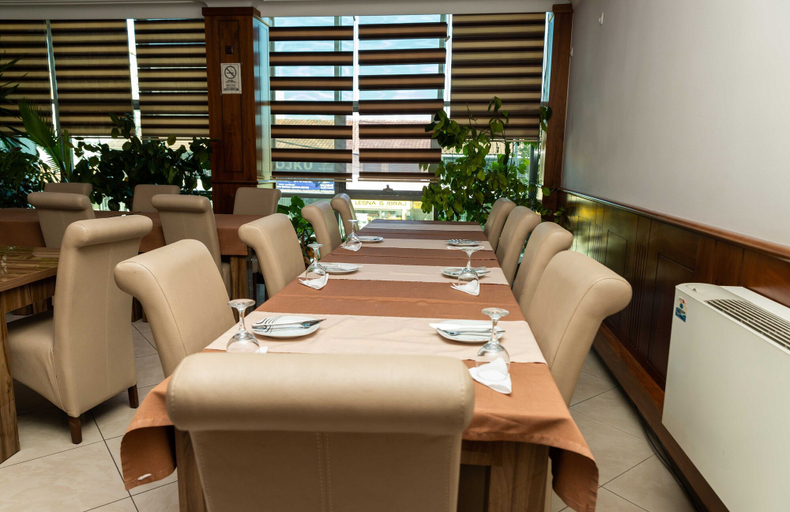 Others 5, Hotel Leo, Peć