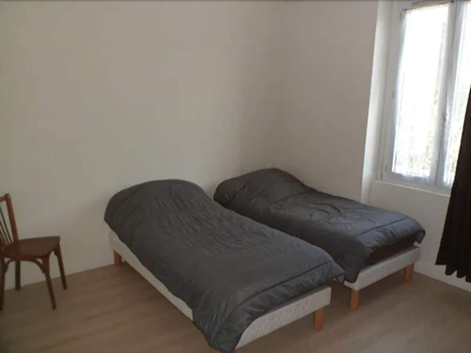 Bedroom 3, Café de la gare, Val-d'Oise