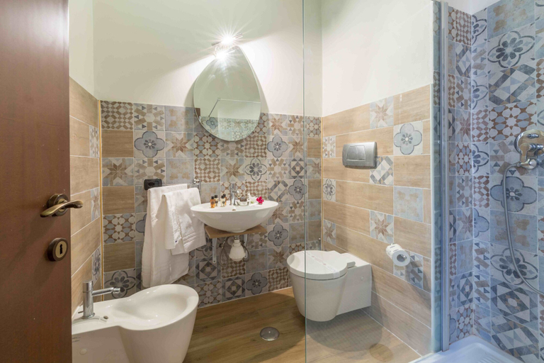 Bathroom 2, Tridente Rooms, Rome