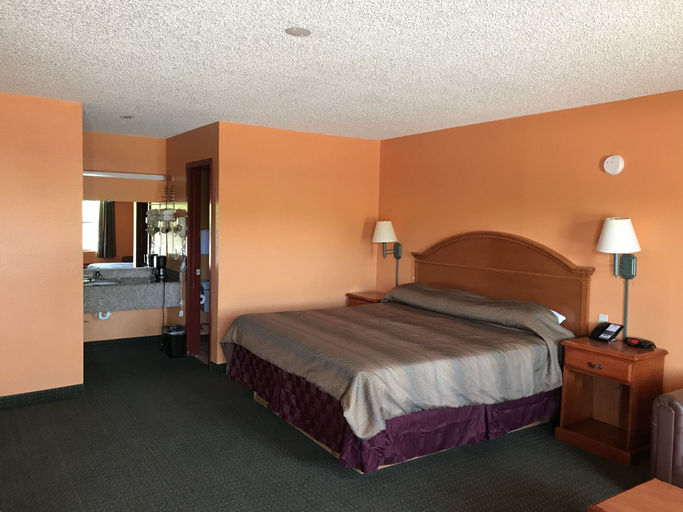 Bedroom 2, American Inn Cleburne, Johnson