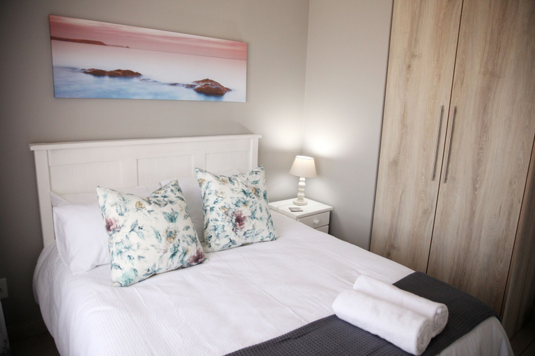 Bedroom 2, Mari-Amor Self-Catering Apartments, Eden