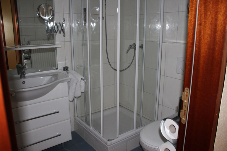 Bathroom 5, Hotel Gasthof Roessle, Tübingen