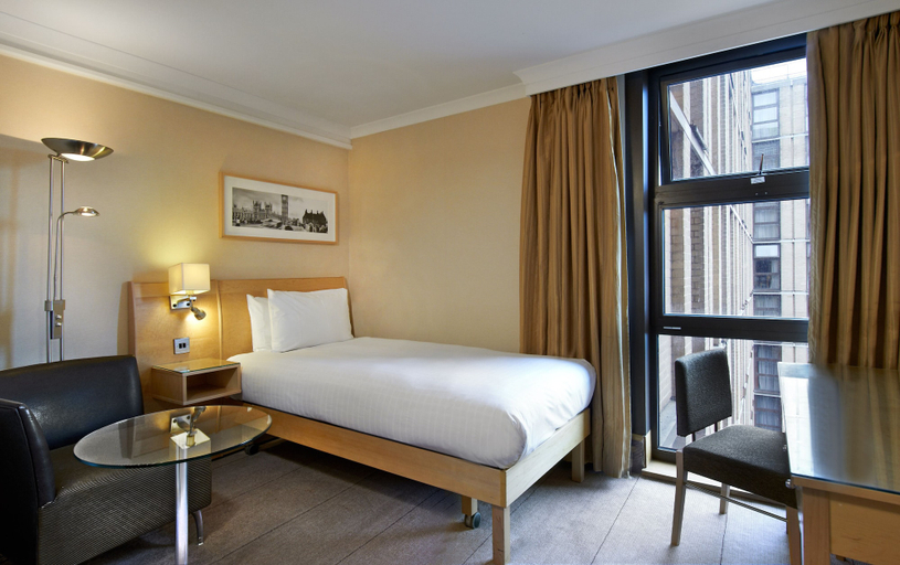 Bedroom 2, Hilton London Kensington, London