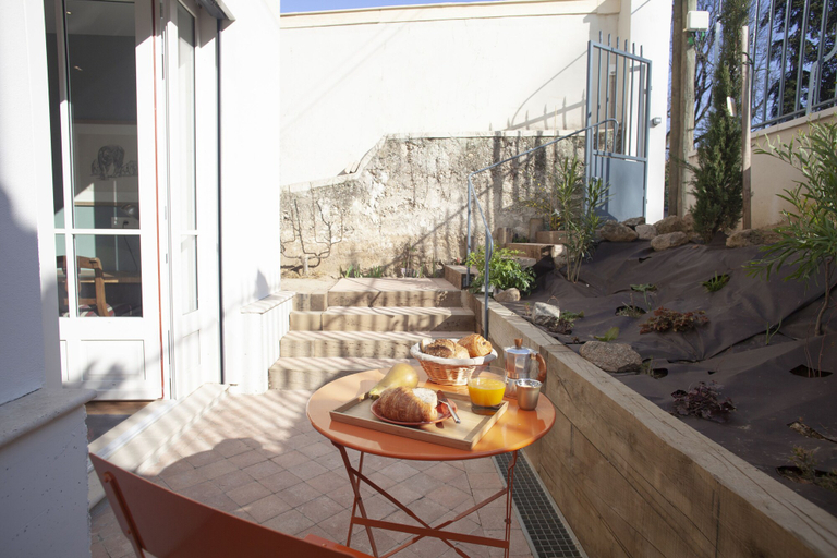 Food & Drinks 5, LYONEST Chambre d'hôtes, Rhône