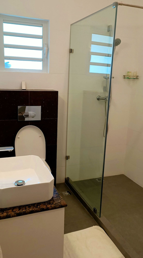 Bathroom 4, Le Relax Beach Resort - Praslin