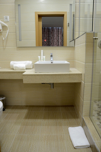 Bathroom 3, Blu Sky Hotel, Maputo