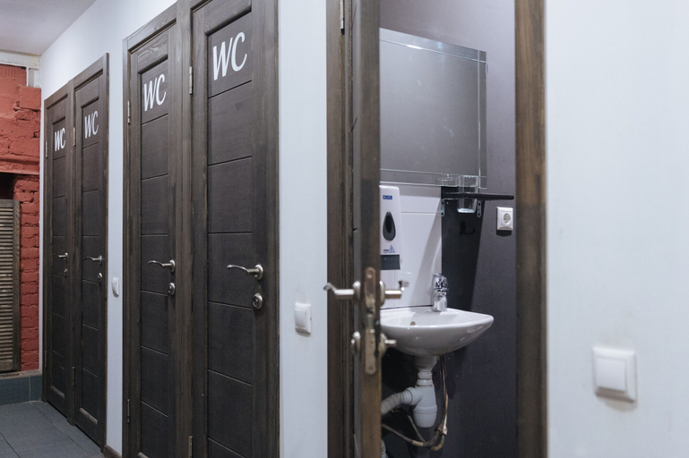 Bathroom 4, Keds Hostel & Coffee house, Central