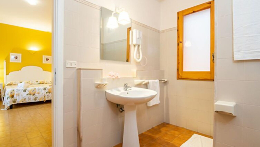 Bathroom 4, TH Gioiosa Marea - Capo Calavà Village, Messina