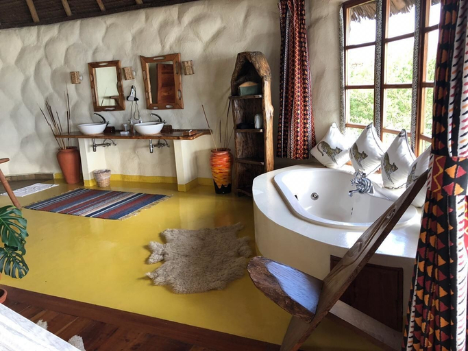 Bathroom 3, Sunbird Lodge Elementaita, Gilgil