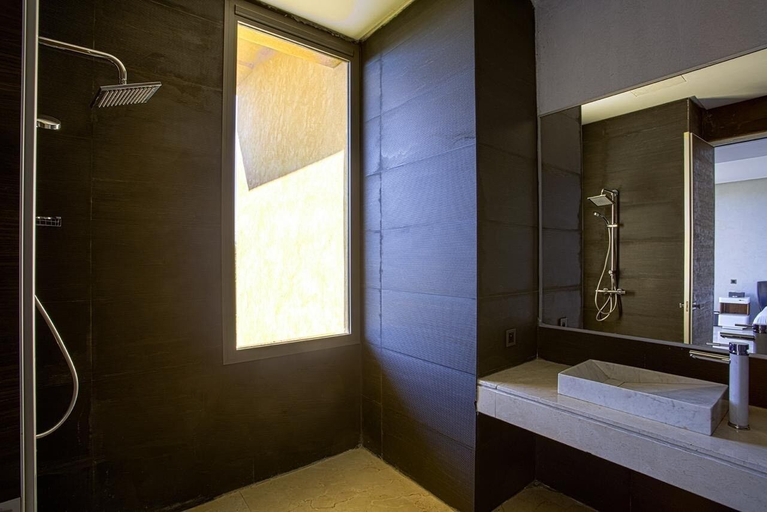 Bathroom 3, Villa Amara Oliver Palm Resort, Marrakech