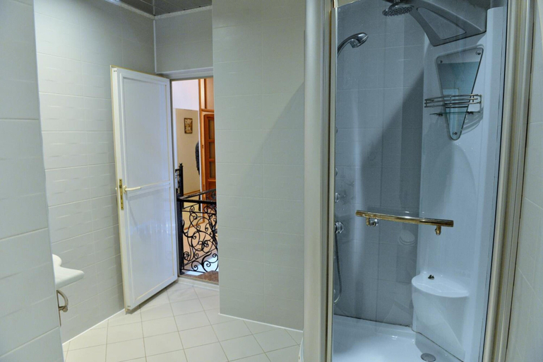 Bathroom 3, Baku Home Hostel, Baku