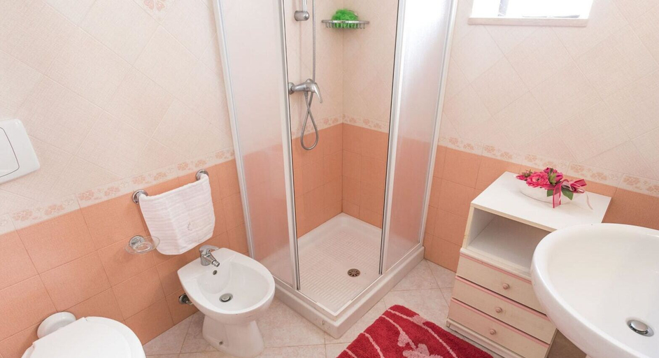 Bathroom 3, Villa Giulietta, Lecce
