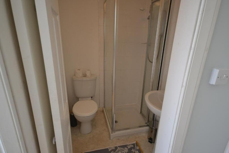 Bathroom 3, Drumorne Guest House, Edinburgh