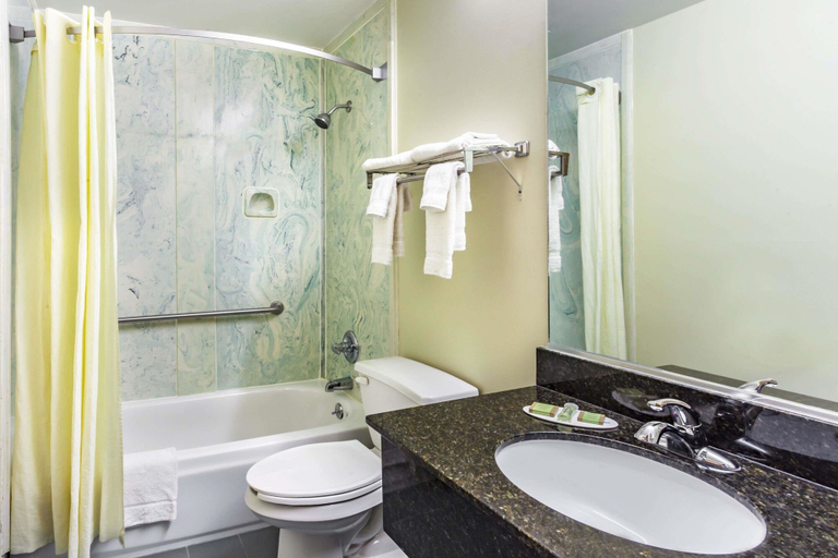 Bathroom 4, Super 8 by Wyndham Morristown/South, Hamblen