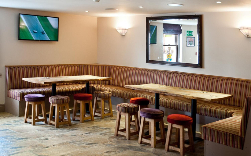 Food & Drinks 4, The Feathers, Denbighshire