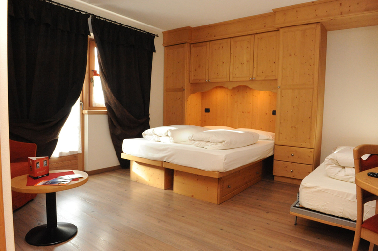 Bedroom 2, Hotel Meeting, Sondrio