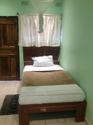Bedroom 2, Kuta Way Lodge, Livingstone