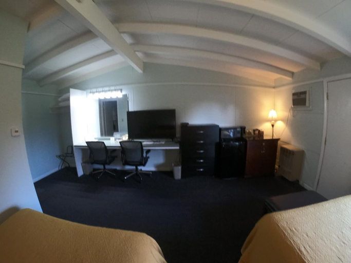 Bedroom 3, Copper Lantern Motor Lodge, Worcester