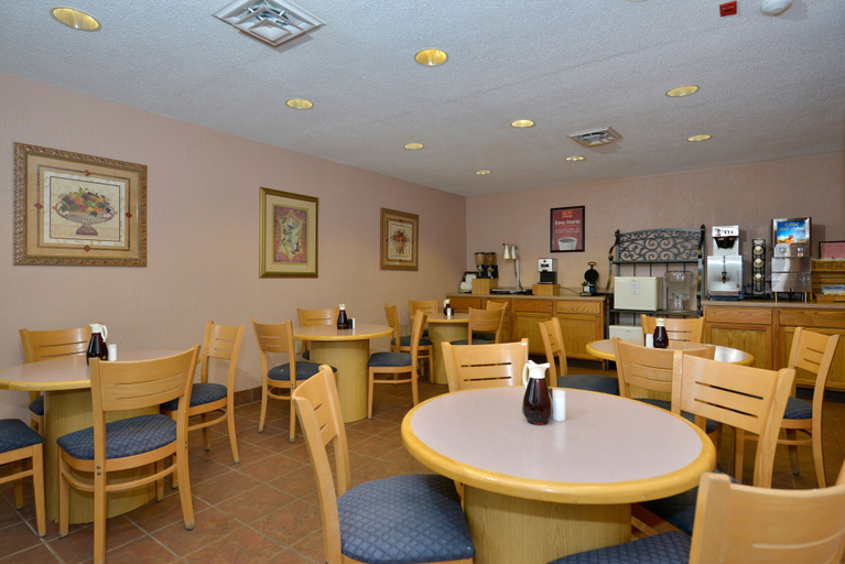 Food & Drinks 5, Econo Lodge Springfield I-44, Greene