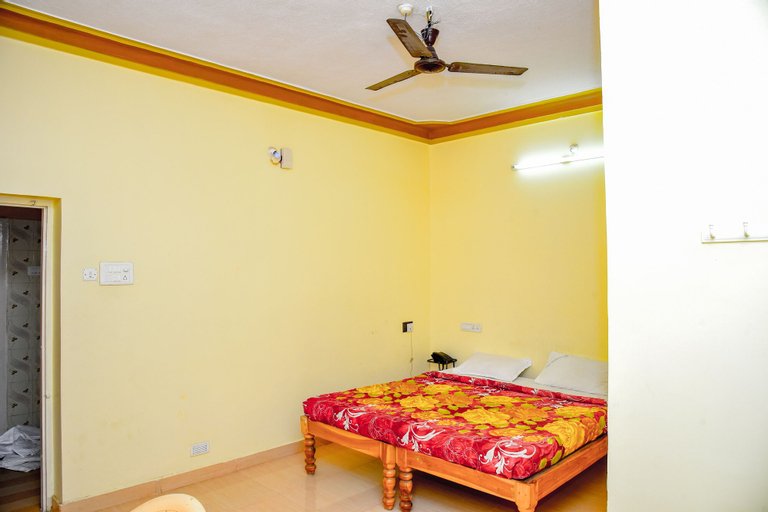 Bedroom 2, Pepy Mahathi Resort and Spa - Hostel, Vellore