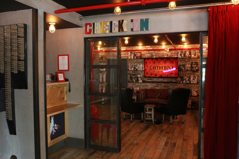 Food & Drinks 5, Crates At The Gaythering Men Only, Miami-Dade