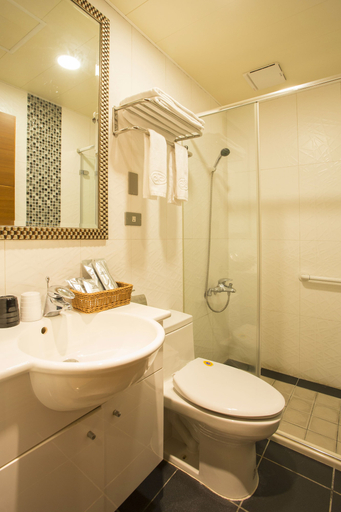 Bathroom 4, Just Live Inn Taipei Station, Taipei City