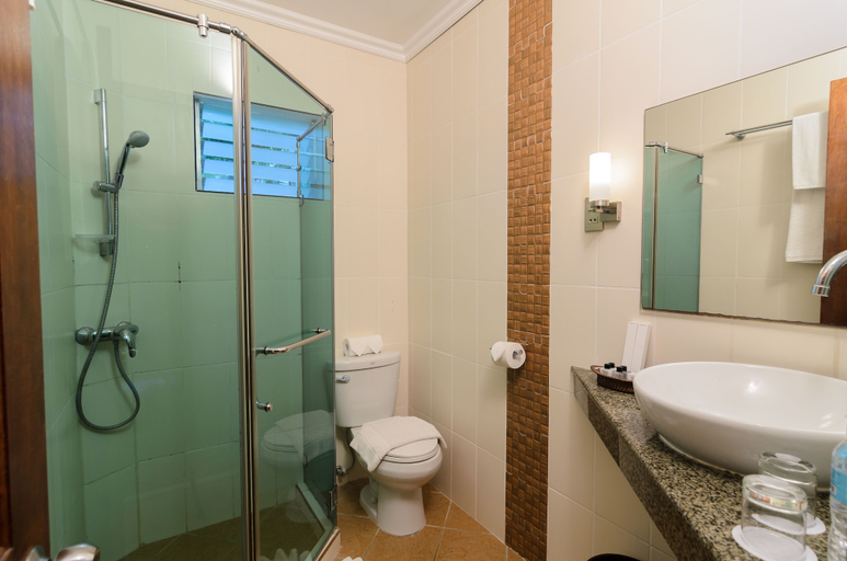 Bathroom 5, Bohol Sea Resort, Panglao