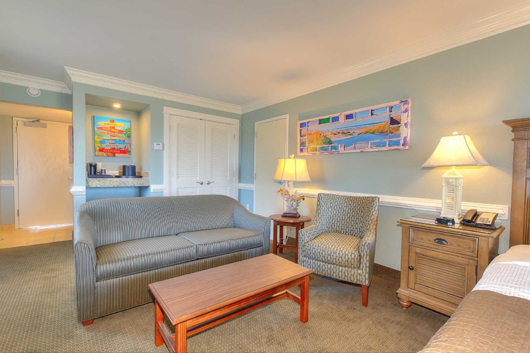 Bedroom 3, Shutters on the Banks, Dare