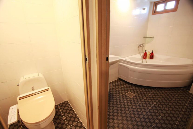 Bathroom 4, La Nuit Hotel, Jeonju