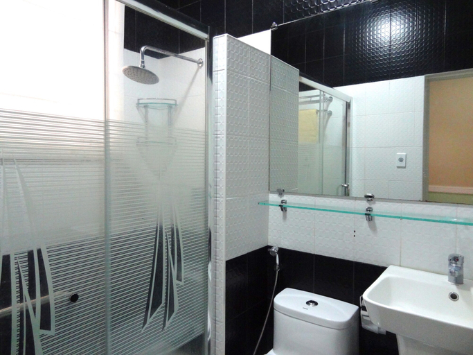Bathroom 4, The Executive Villa Inn & Suites, Davao City