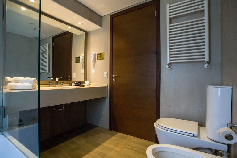 Bathroom 3, Hotel Bariloche Suites, Bariloche