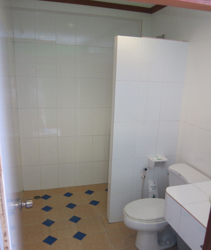 Bathroom 4, Oasis Resort, Mueang Krabi