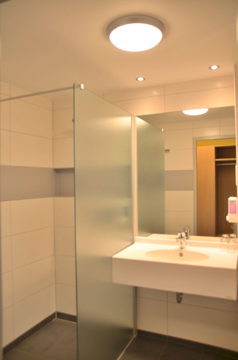 Bathroom 5, Hotel Bergwirt, Ansbach
