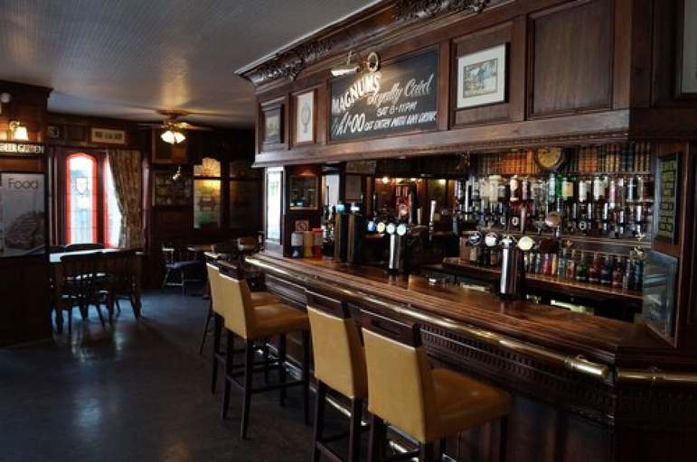 Food & Drinks 5, The Angel Hotel, Gloucestershire