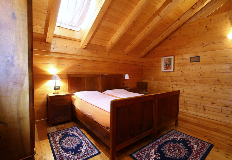 Bedroom 2, Activity B&B, Trento