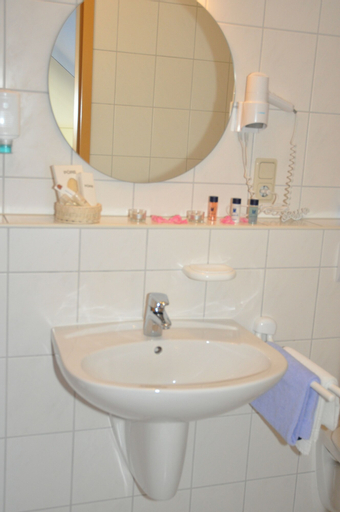 Bedroom 4, Landhotel Karrenberg, Rhein-Hunsrück-Kreis