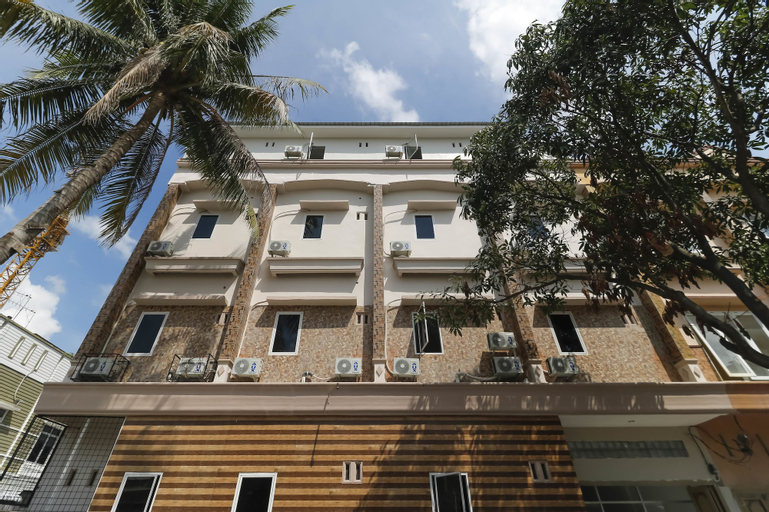Exterior & Views 22